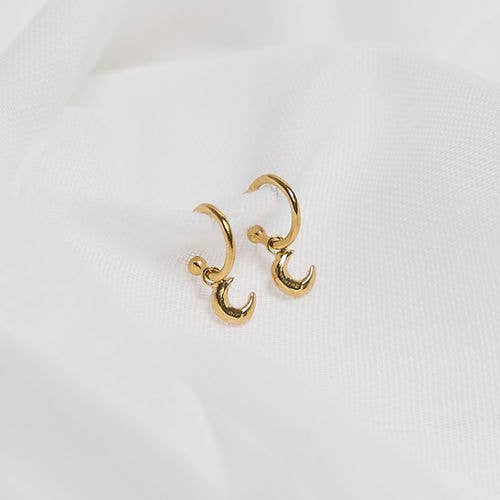 Smoke and Ash – Engroshandel Huggie-øreringe – Mini Moon Huggy Charm Hoops0