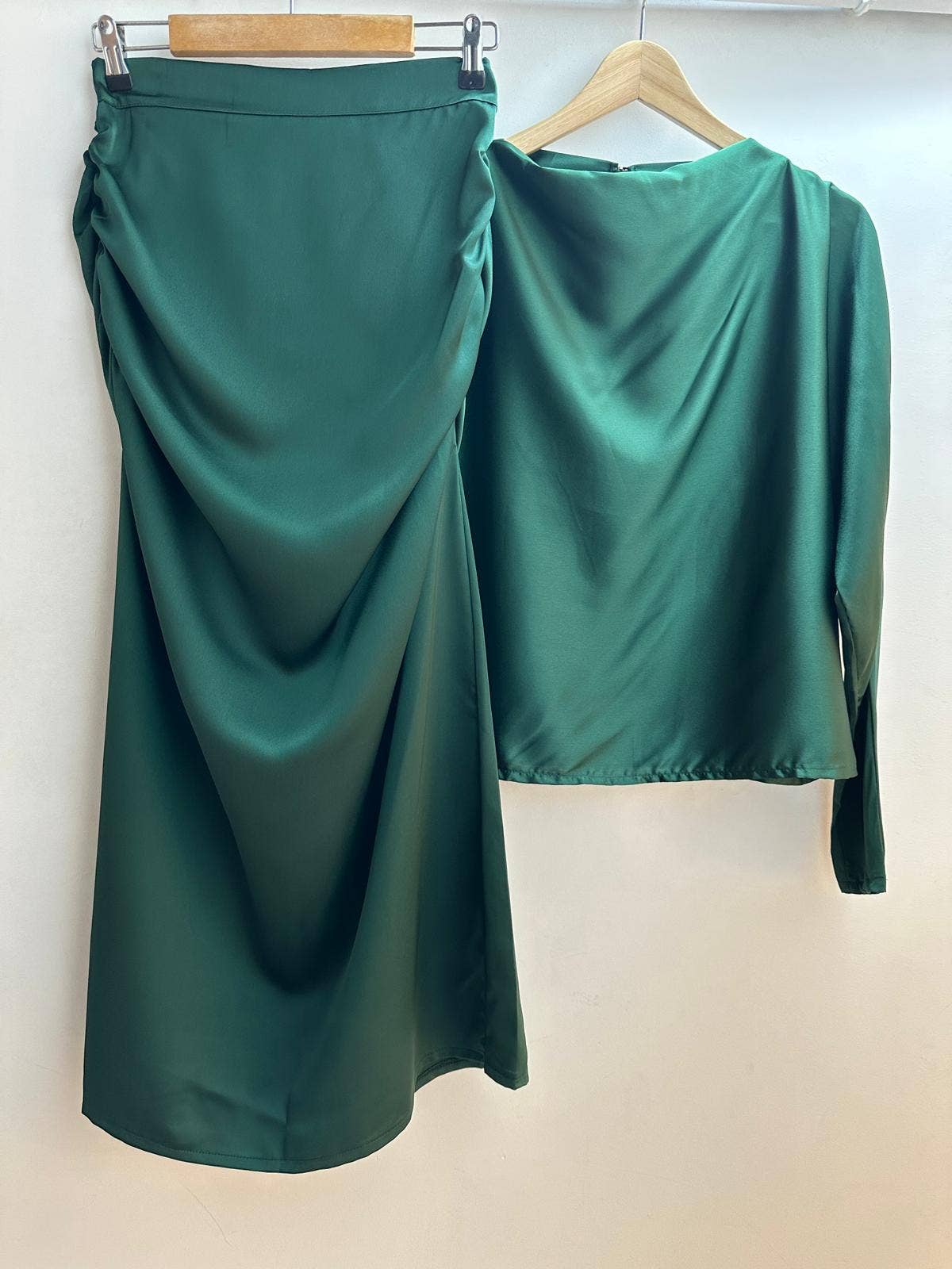 LORIANE - Wholesale Top & Skirt Set - Women's - 1094 satin top+skirt set4