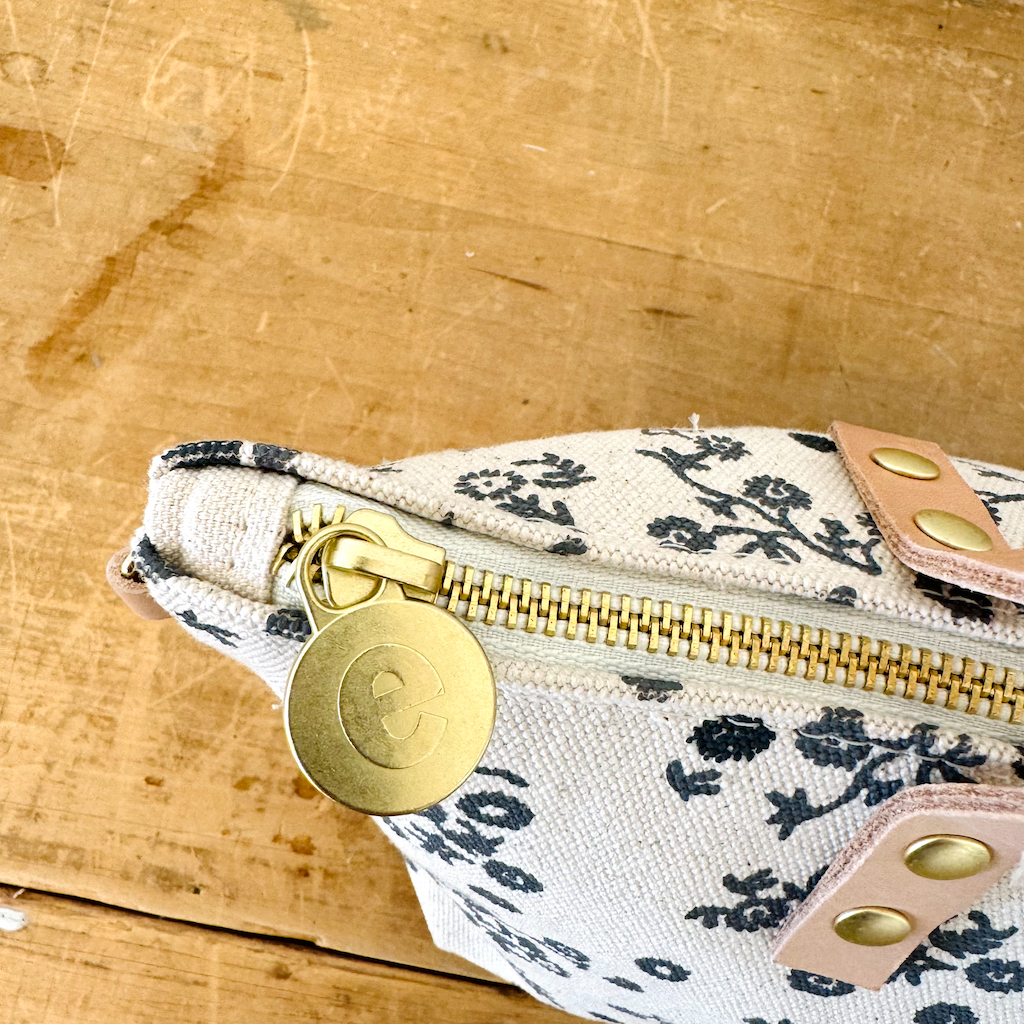 Erin Flett - Wholesale Satchel - Women's - New Satchel Bag in Neutral floral Aster Black1