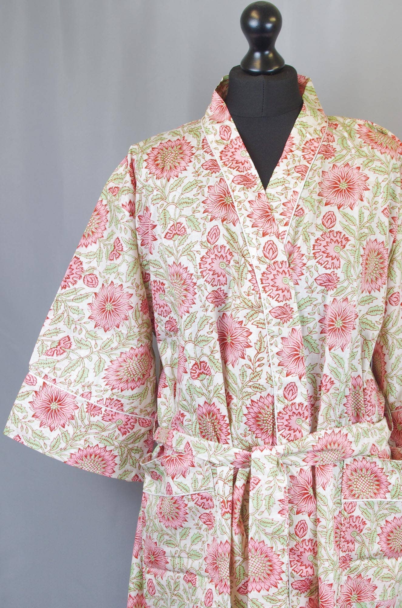 Kantha Decor - Venta al por mayor Kimono - Mujer - Bata kimono de algodón con girasoles rosas sobre fondo crema