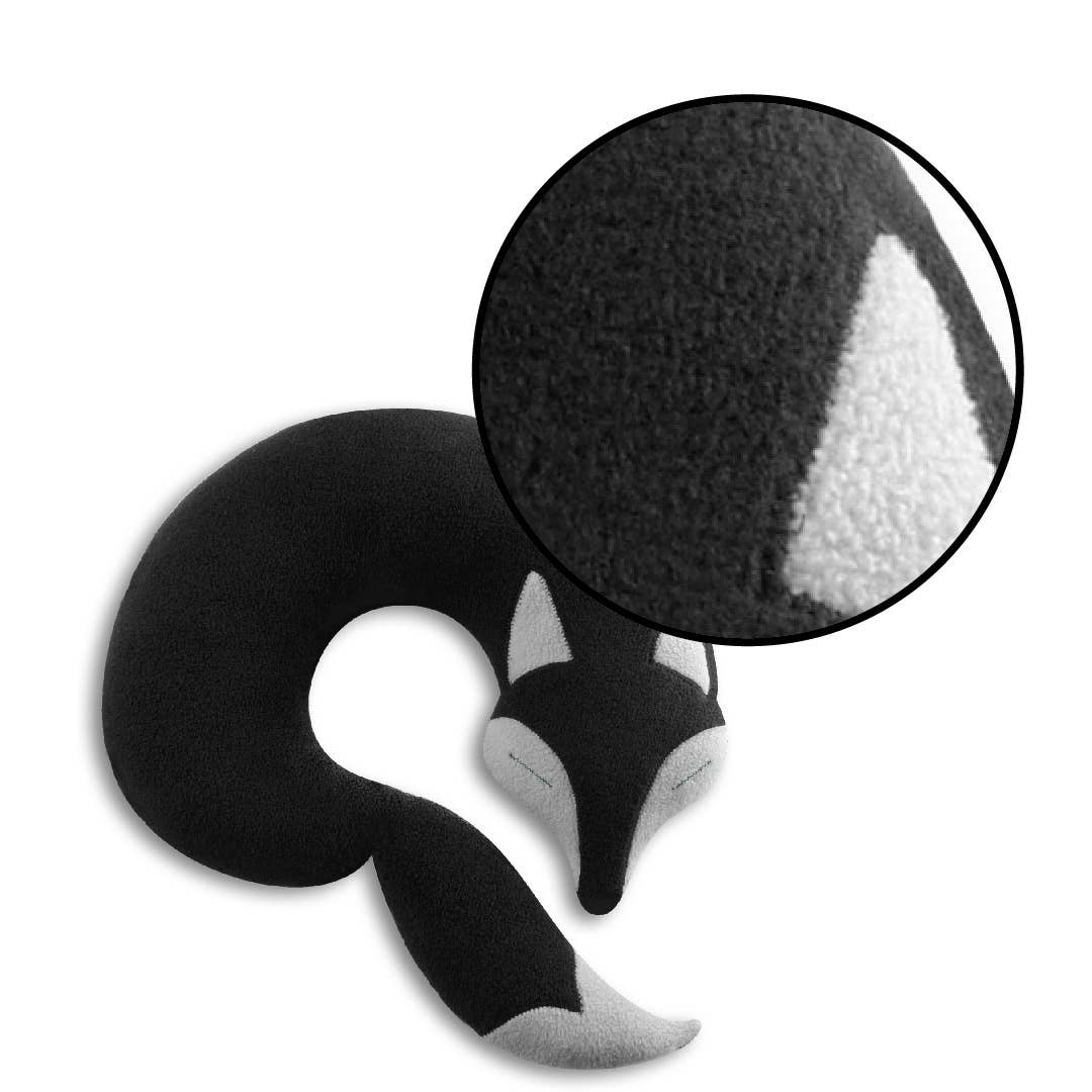 Leschi – wholesale Resekudde – Leschi rese-nackkudde i form av en räv9