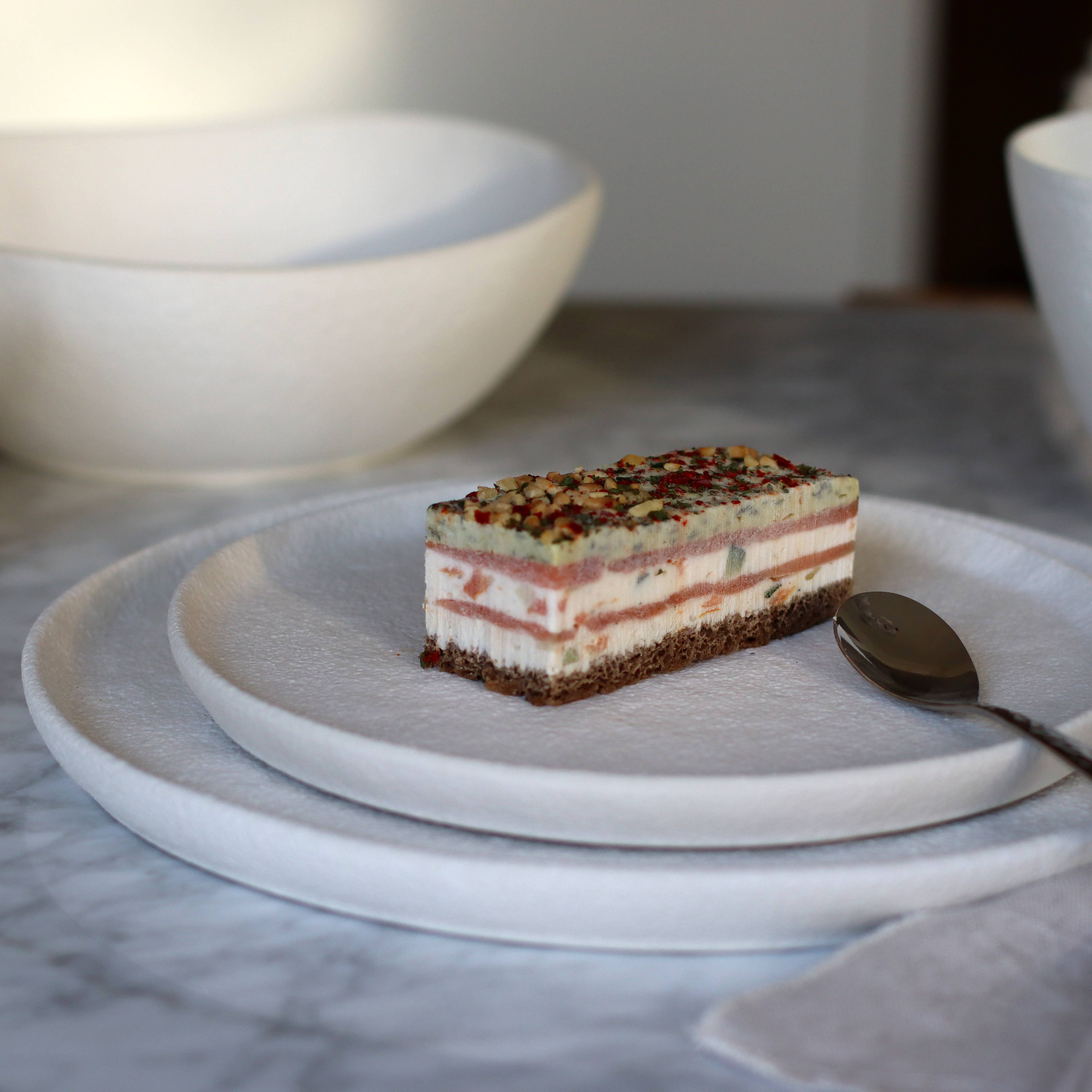 Ogo living - Wholesale Dinner Plate - Snowstack plate 27cm in matte white stoneware2