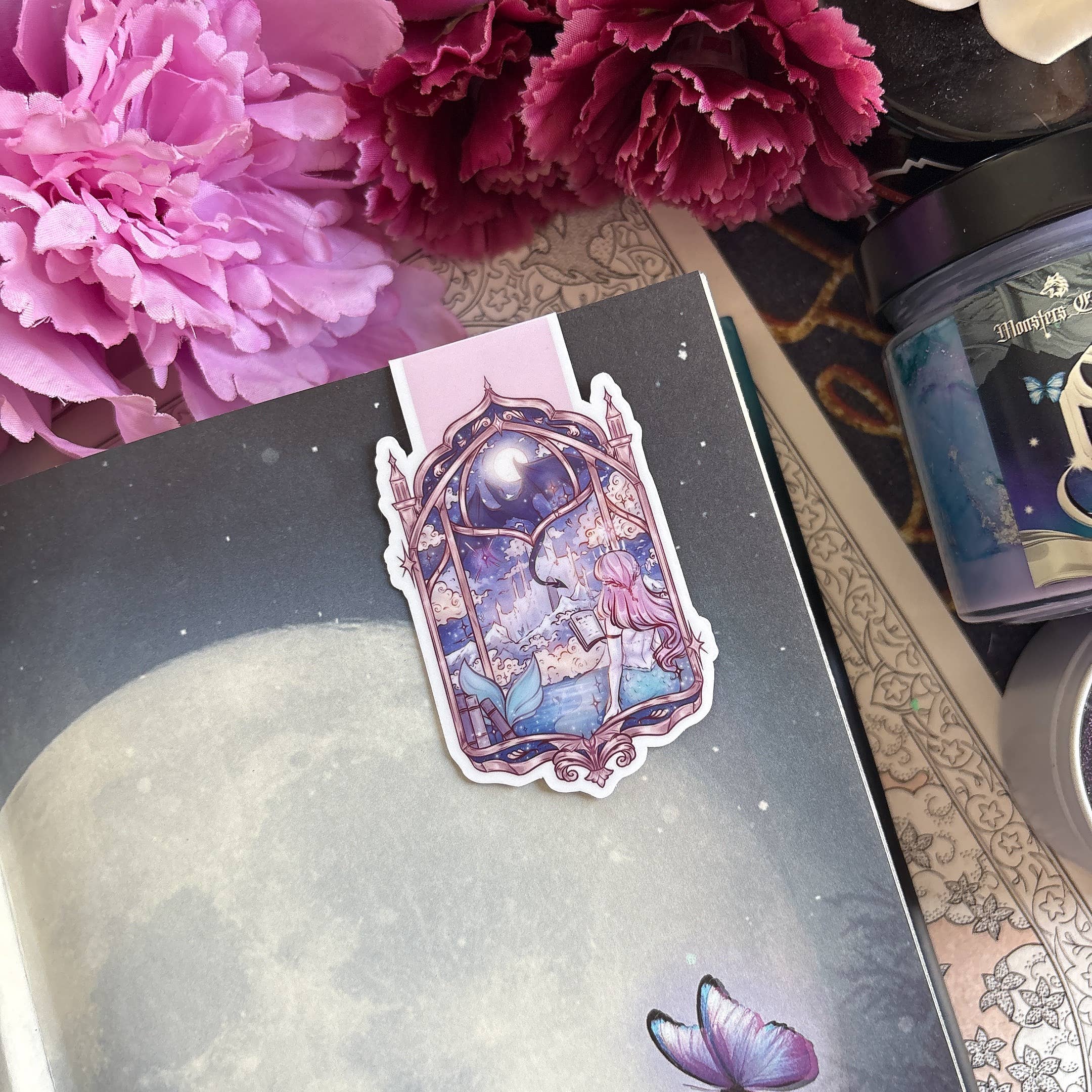 Alsace’s Art – wholesale Bokmärke – I min romantasy-era - magnetiskt bokmärke.1