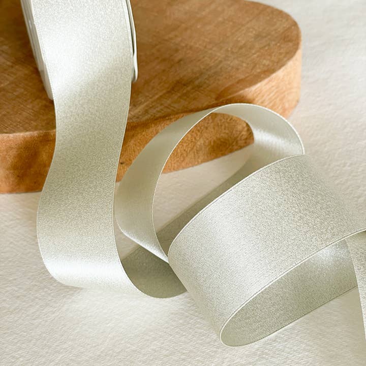 38mm Antik Hvid Glitrende Bånd - 10 Meter Rulle for engroshandel hos Imaginediy