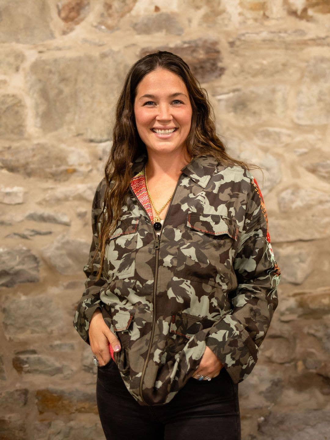 Cameo-de Bestickte Camo-Utility-Jacke mit Reißverschluss für den Großhandel auf Faire0