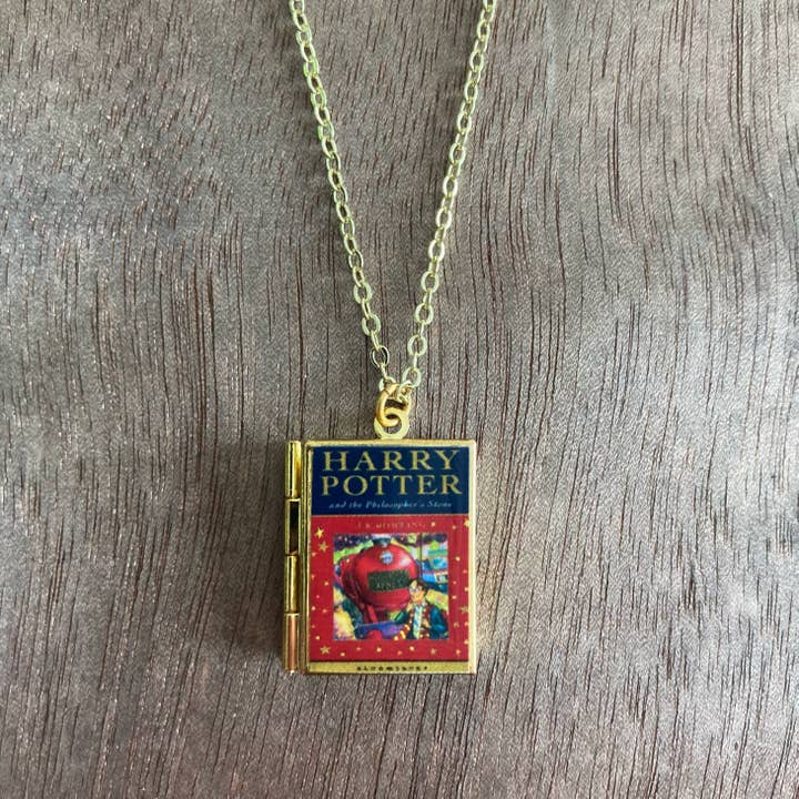 Marshall and Rose – wholesale Halsband med medaljong – Bokmedaljong Harry Potter - Bok 1