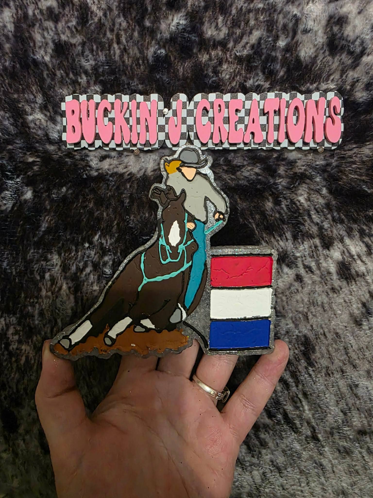 Buckin J Creations - Vente Désodorisant pour voiture – femme - Désodorisant de voiture fait main pour coureur de baril0