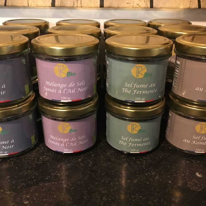 The Kefir & Kombucha Compagnie - Wholesale Salt - Organic smoked salt with black garlic - Organic smoked salt black garlic5