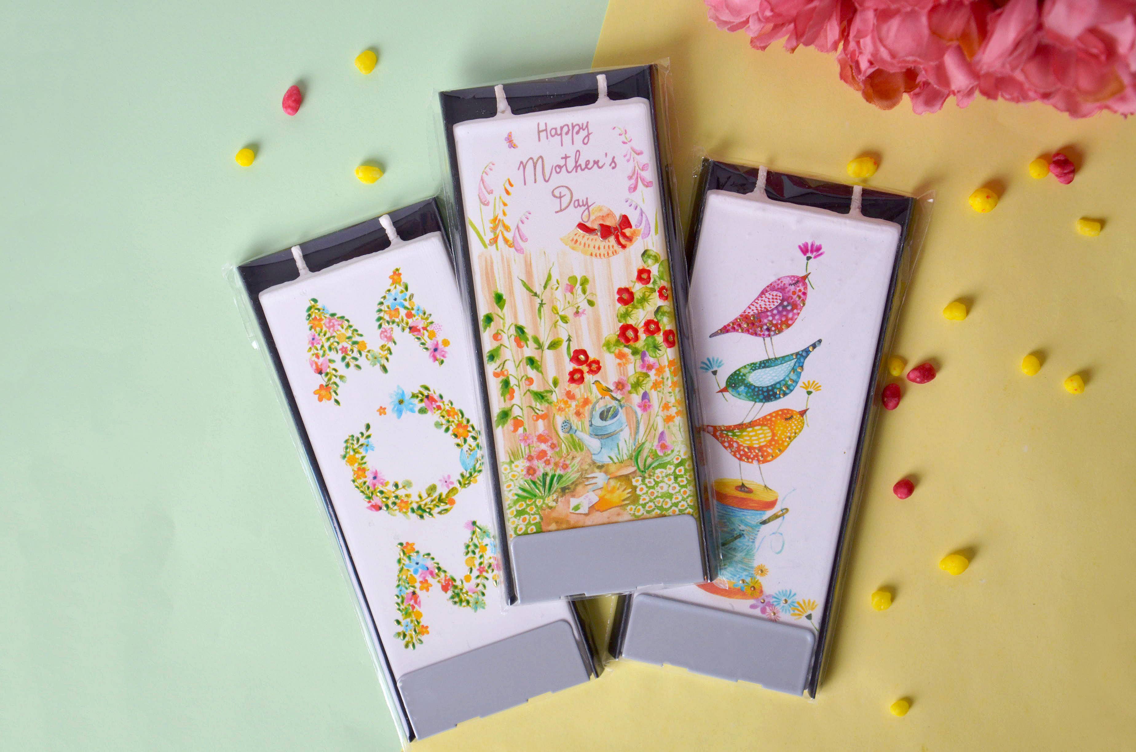 Flatyz Candles - Wholesale Novelty Candle - Flat Hand-crafted Candle - MOM Floral Letters3