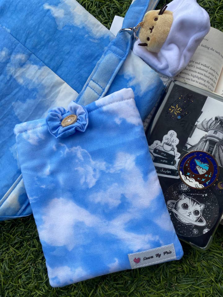 Clouds Kindle Sleeve for wholesale by Sewn By Pris