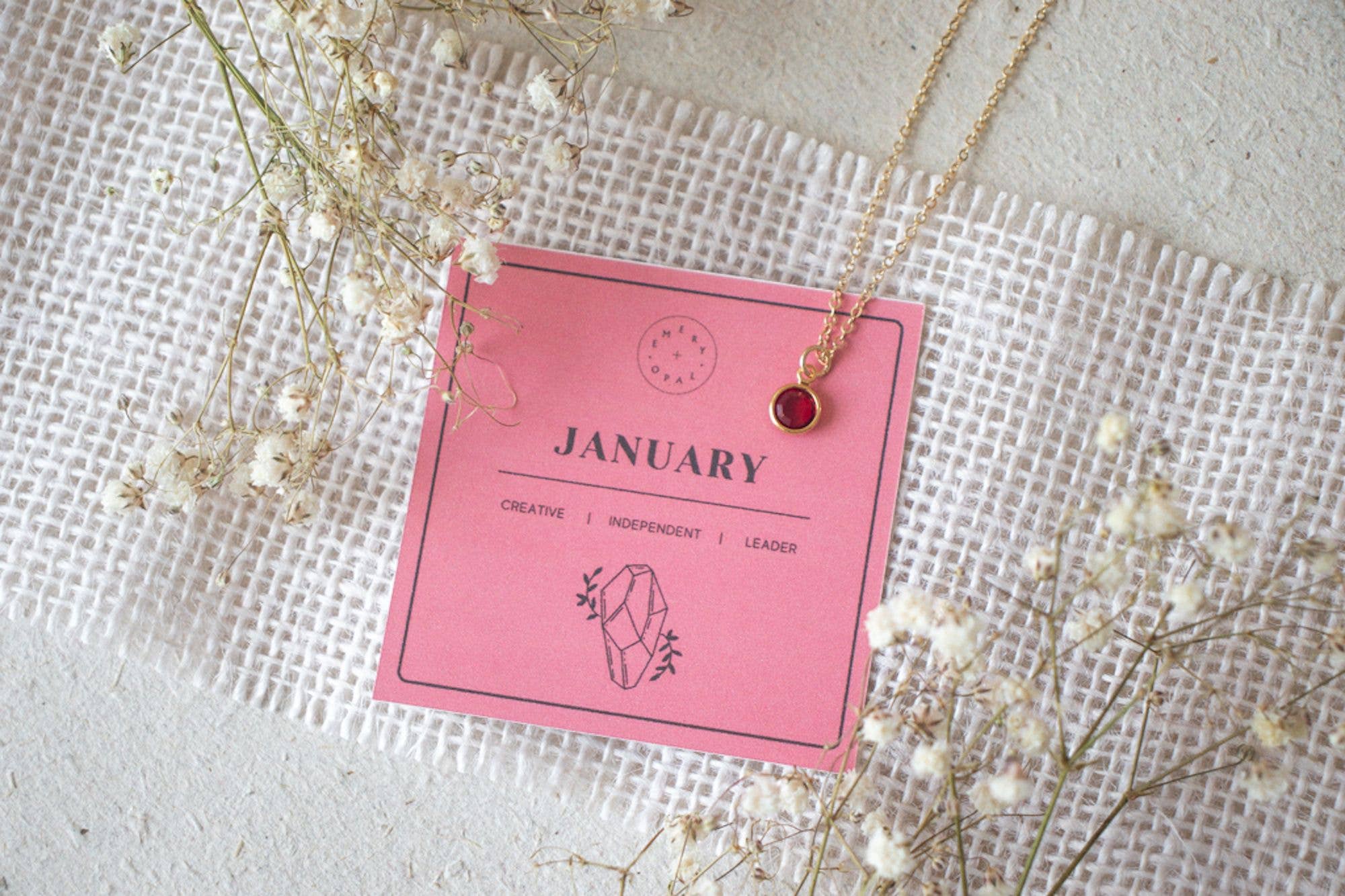 Emery and Opal – Großhandel Kette mit Anhänger/Charm – Swarovski Geburtsstein-Halskette