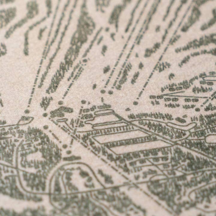 Benoit's Design Co. - Wholesale Bord/bordje - Vagevuur, Colorado Bergkaart Vilt Vlaggenlijn1