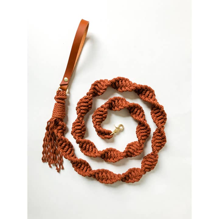 EMBER & IVORY - Wholesale Pet Leash - Dog - Macrame Dog Leash w/ Leather Handle - Rust Rope2