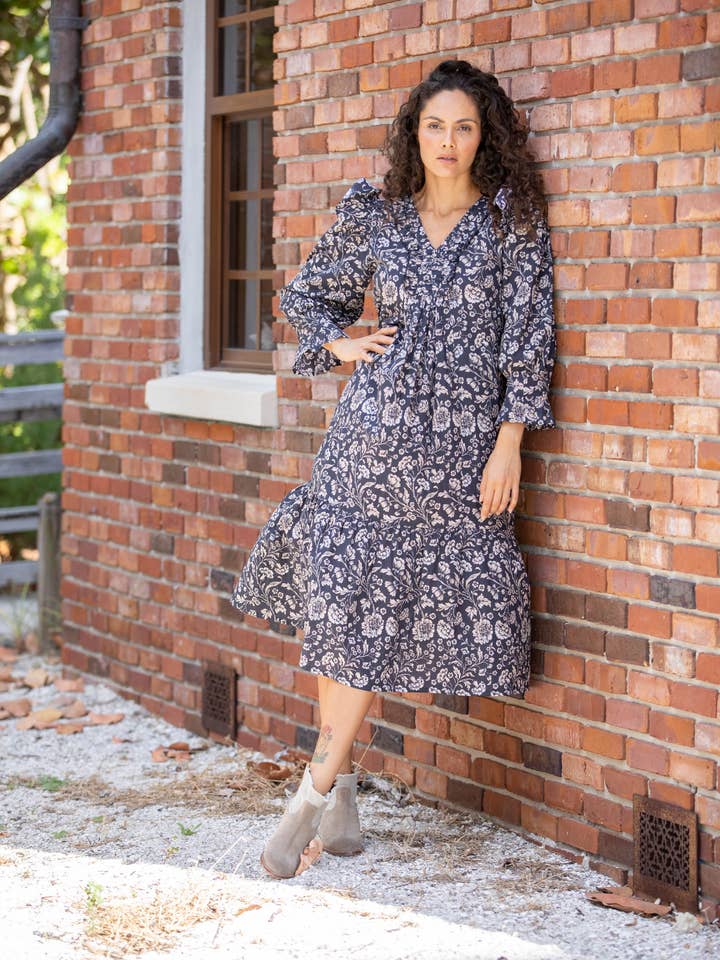 Robe Sarah. Anthracite pour la vente par Bindu