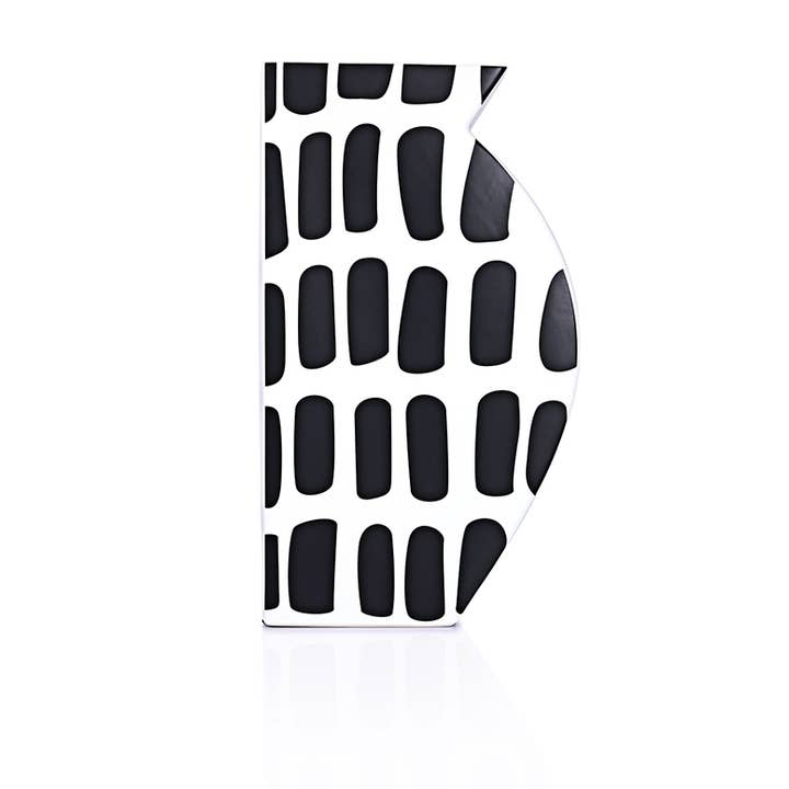 Ohno Home Accessories Loire Vase - White and other Purchase Wholesale stand modulaire. Free Returns & Net 60 Terms on Faire trending on Faire.