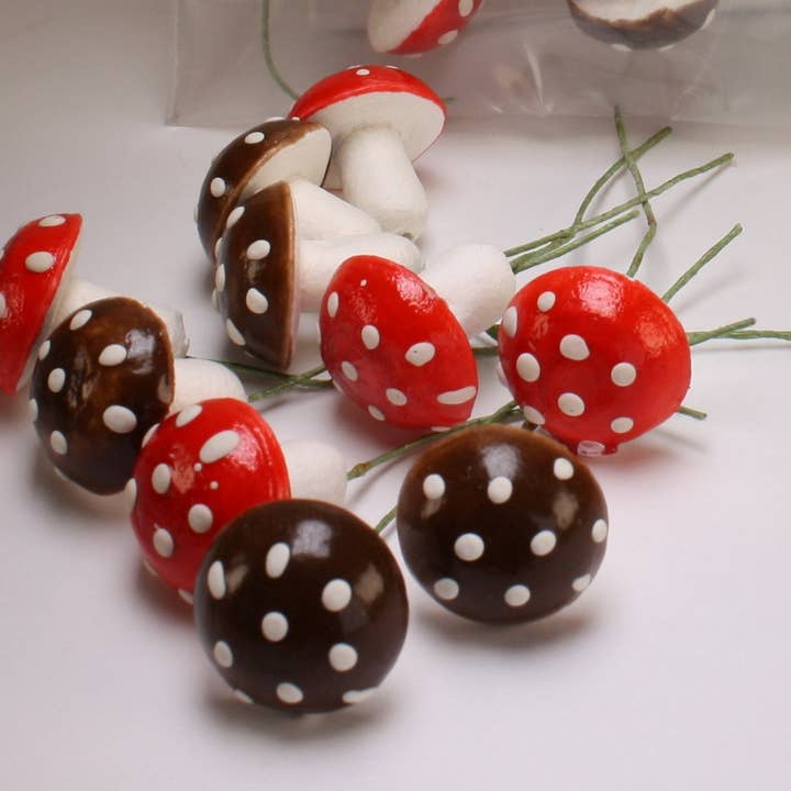 Red & Brown Mix - Large 3/4" Spun Cotton - 10 pcs - 218-0117 for wholesale on Faire8