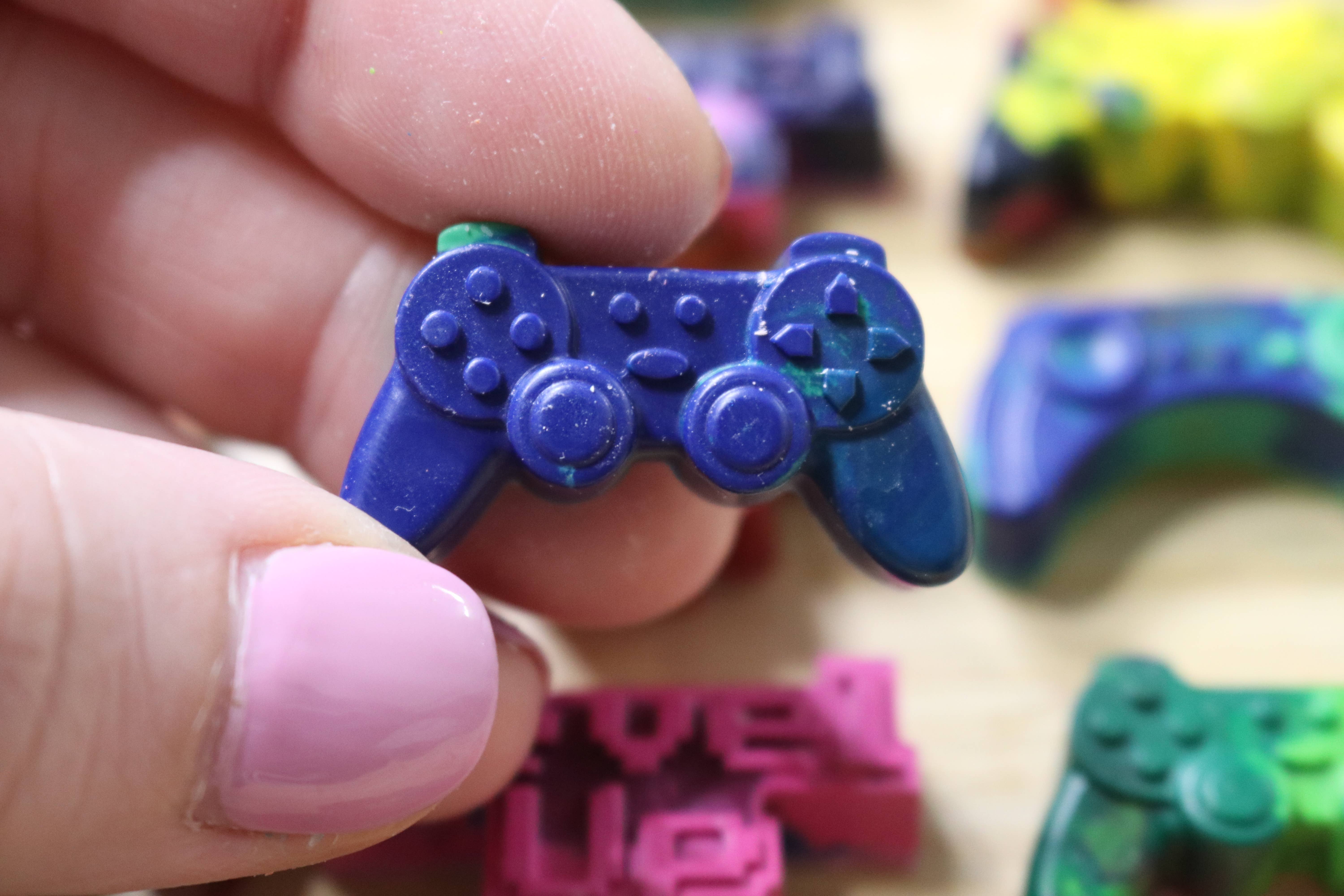 Color Me Crayzies™ - Wholesale Crayons - Kids & Baby - Game On! Crayzies (12 Count)5