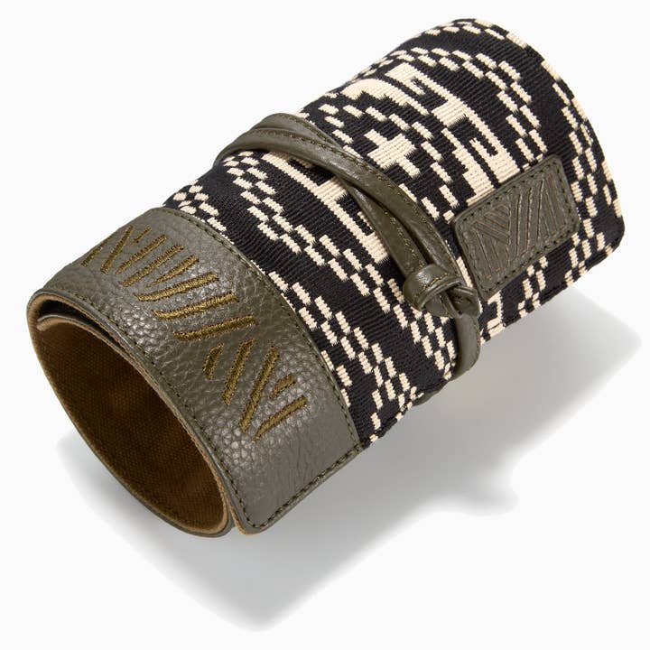 Gaucho Aztec TechRoll, Black and White for wholesale by Mantidy