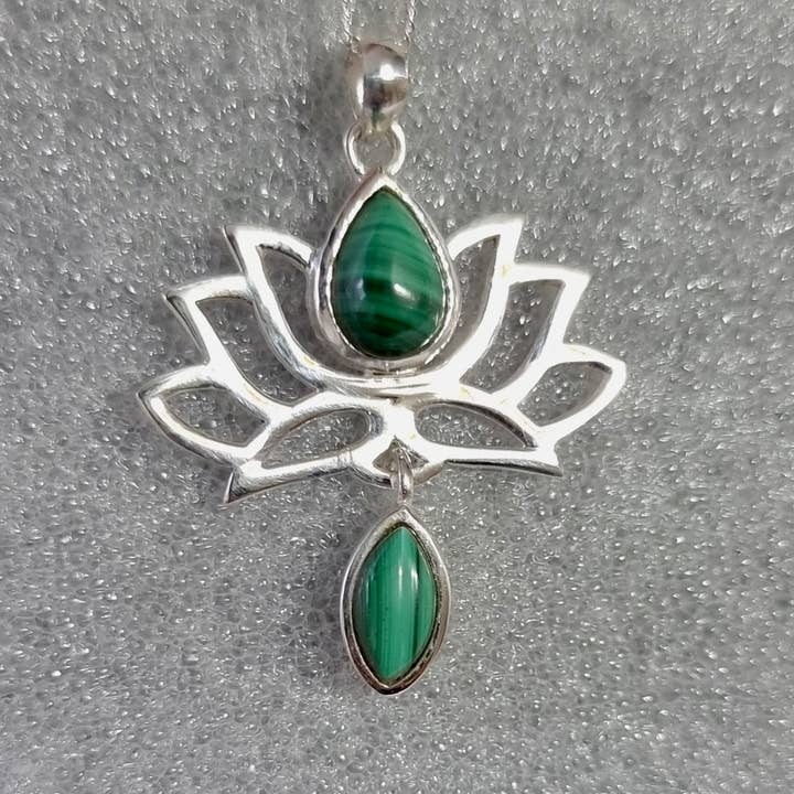 Malachiet Lotus Bloem Hanger | 925 Sterling Zilver, P6MAL voor wholesale door Mistry Gems