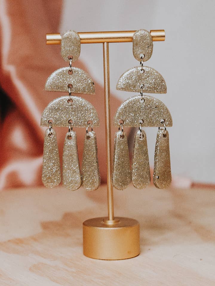 Boucle d'oreille Drip Clay pour la vente par Olive an Rose