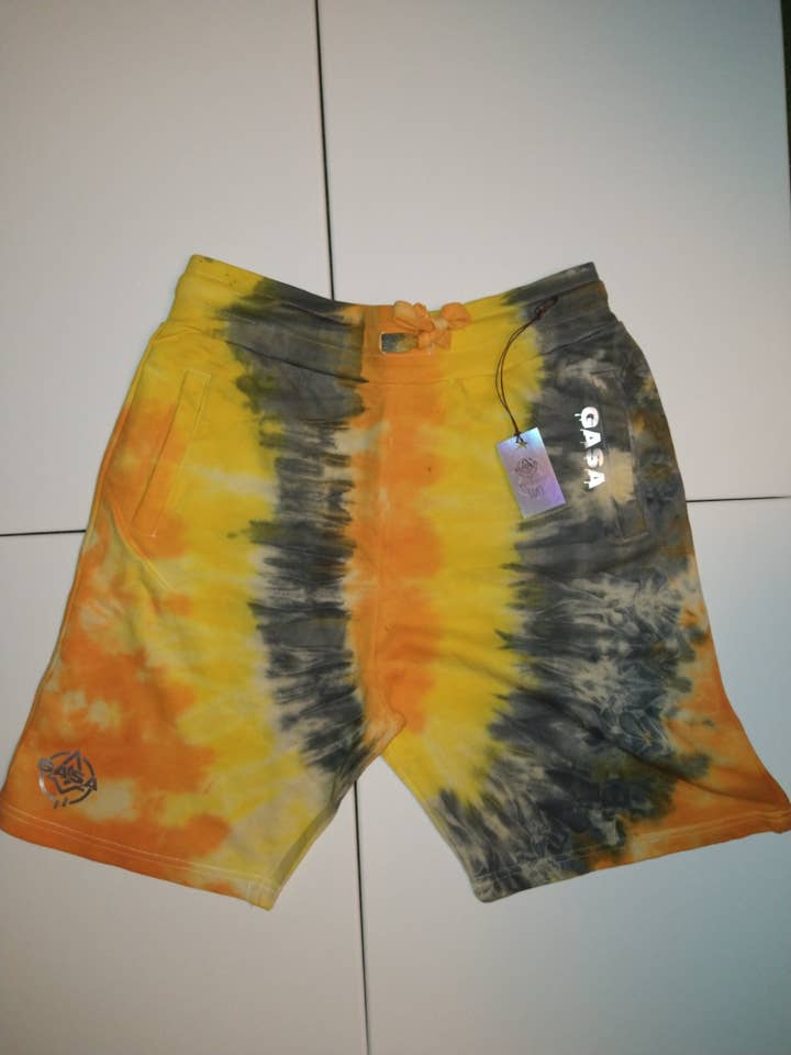 Short tie-dye GASA orange/gris/blanc pour la vente par GASA Custom Apparel