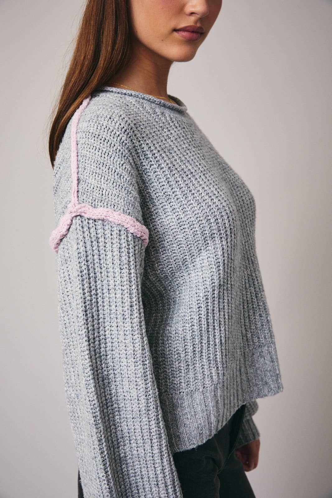 H GRIS PULL À COL ROND MONTANT À MANCHES LONGUES ET COUPE AMPLE en vente sur Faire5