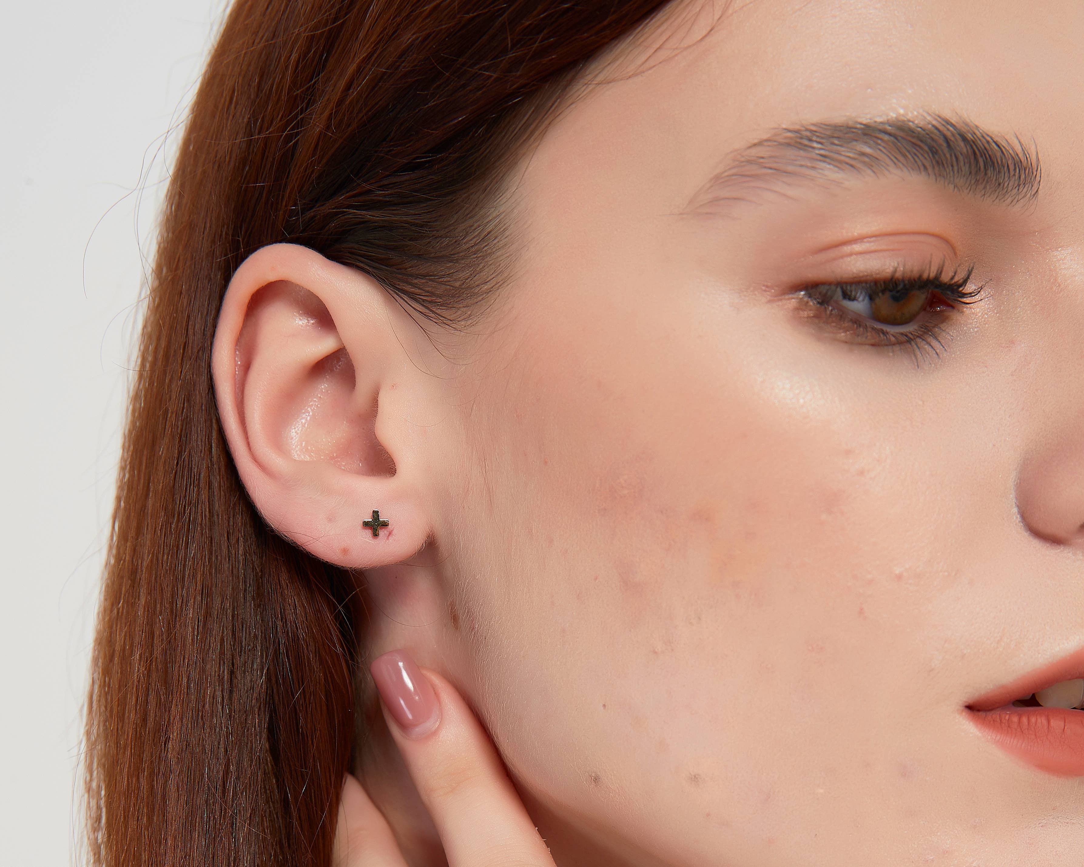 Melange Blanc - Wholesale Knopjes/oorstekers - Handley x oorbel met kruisje, sierlijk oorknopje, kruissteek8