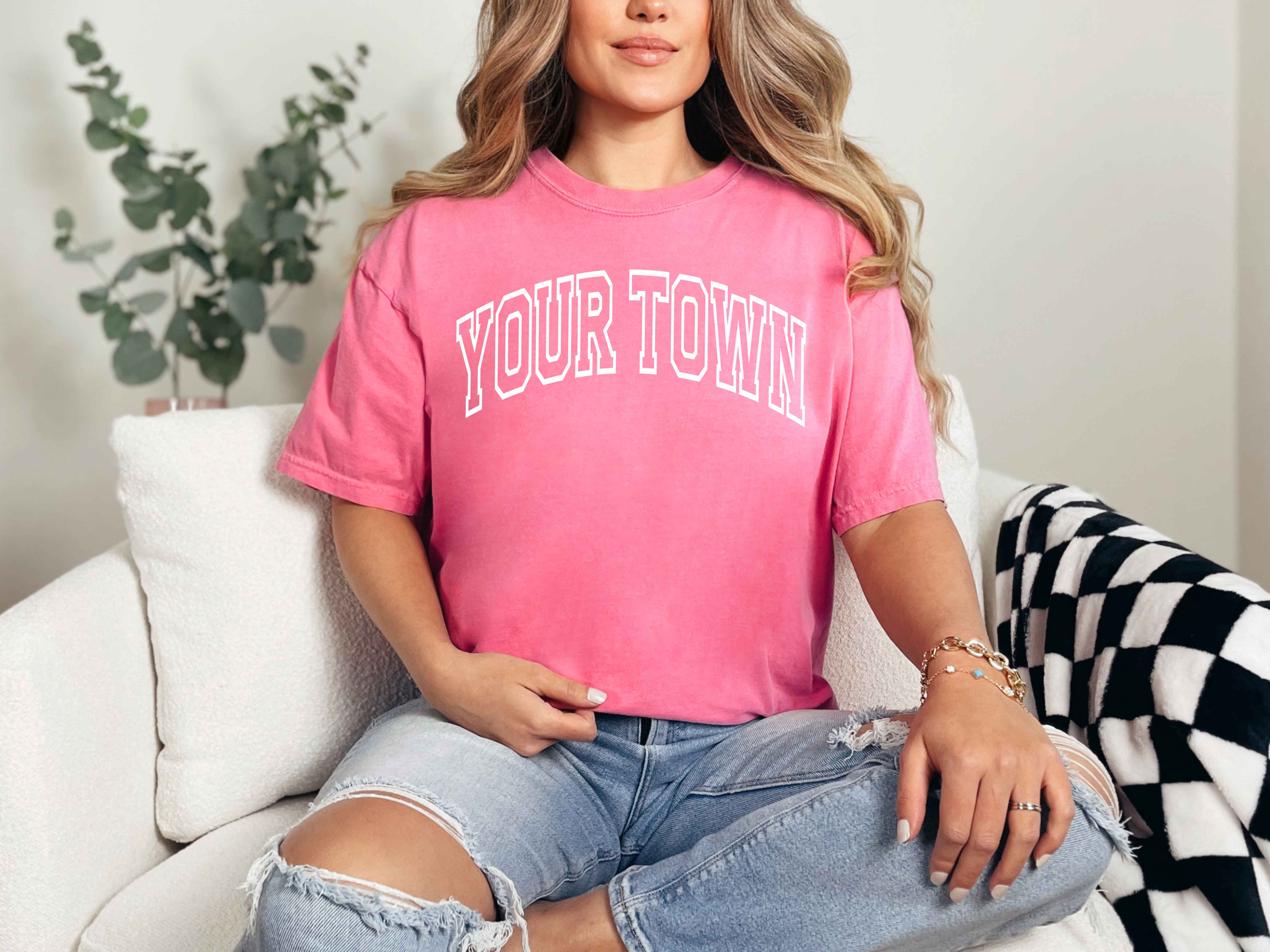 One Nine - Vendita all'ingrosso Maglietta serigrafata - Donna - T-shirt personalizzata City/Town Comfort Colors Heavyweight Hometown15