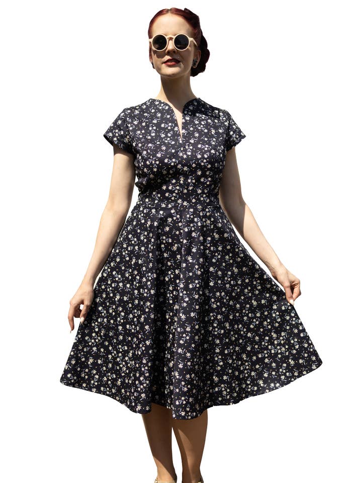 Lisbeth - Robe à jupe évasée - Robe des années 40, manches courtes pour la vente par Gabriele Sabe