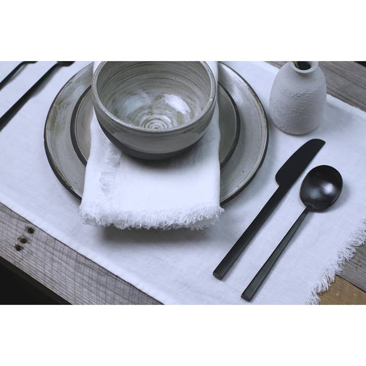 LinenCasa - Wholesale Placemat - Linen Placemat - Stonewashed - Optic White with Frayed Edges2