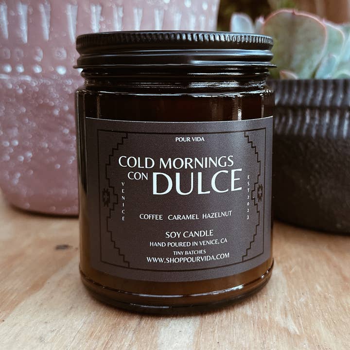 Vela Cold Mornings Con Dulce, 8 onzas para venta al por mayor de Pour Vida