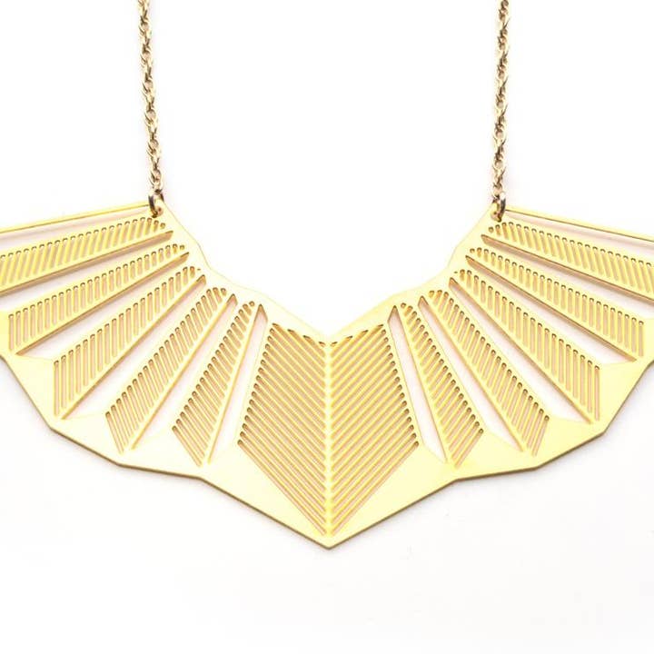 Collana con ciondolo Marilyn Art Déco per la vendita all'ingrosso da parte di Brevity.