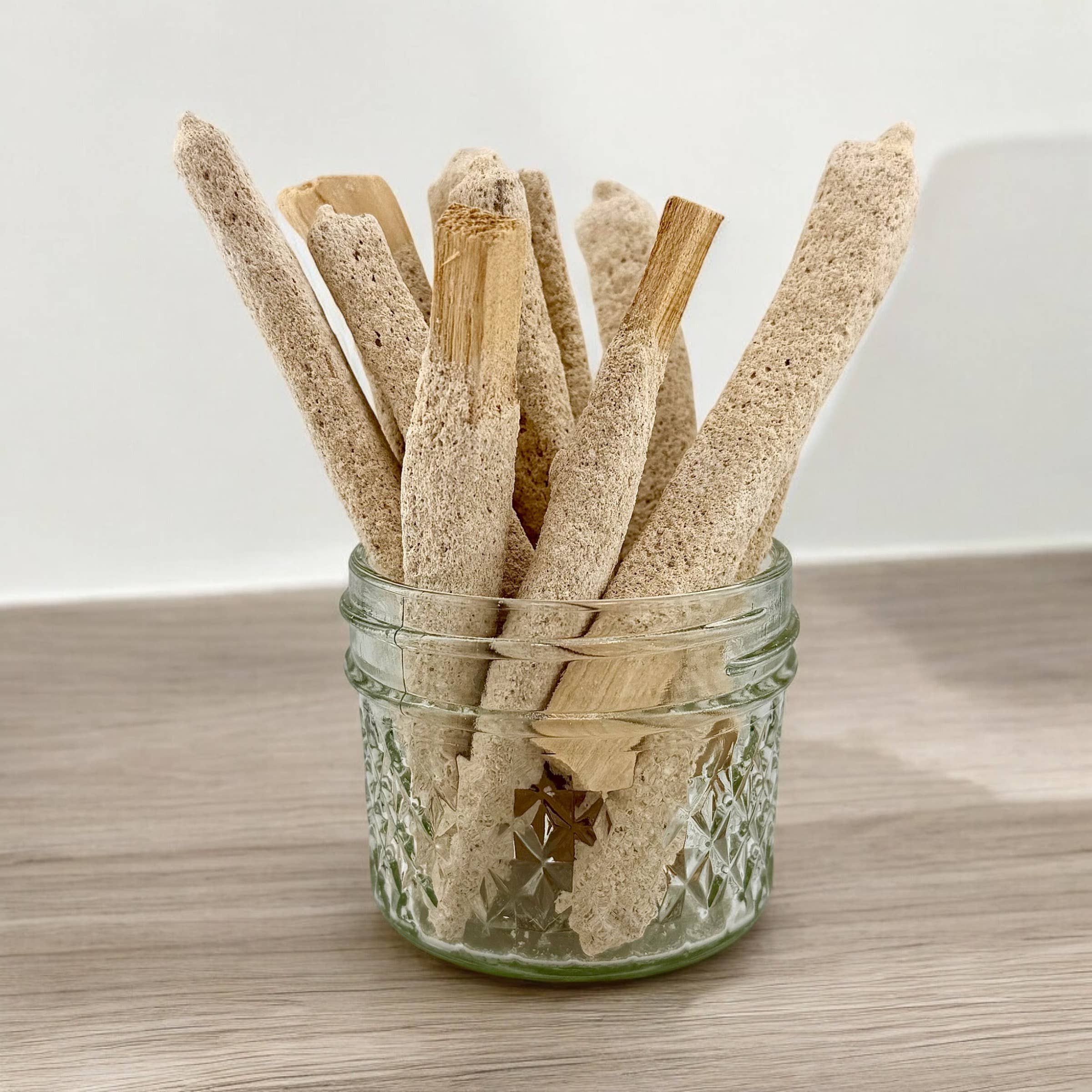 Liv Rocks - Wholesale Smudge Stick - Palo Santo + Copal Resin High Vibrational Smudge Sticks1
