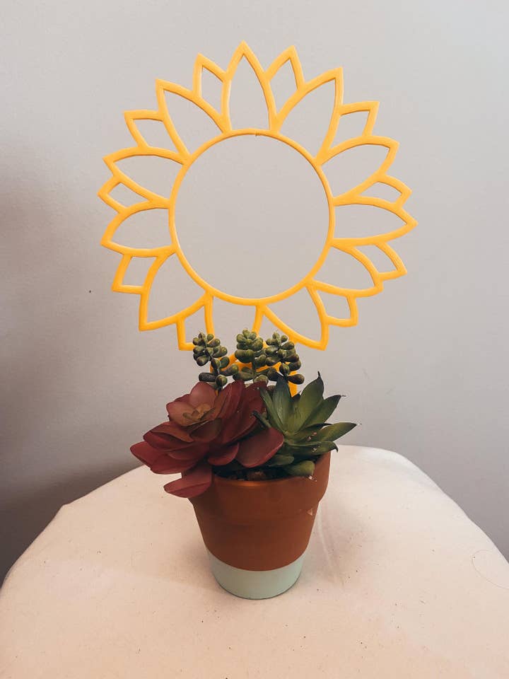 Graticcio per Girasoli - Disponibile in Terracotta per la vendita all'ingrosso da parte di CMbeautifuldesigns