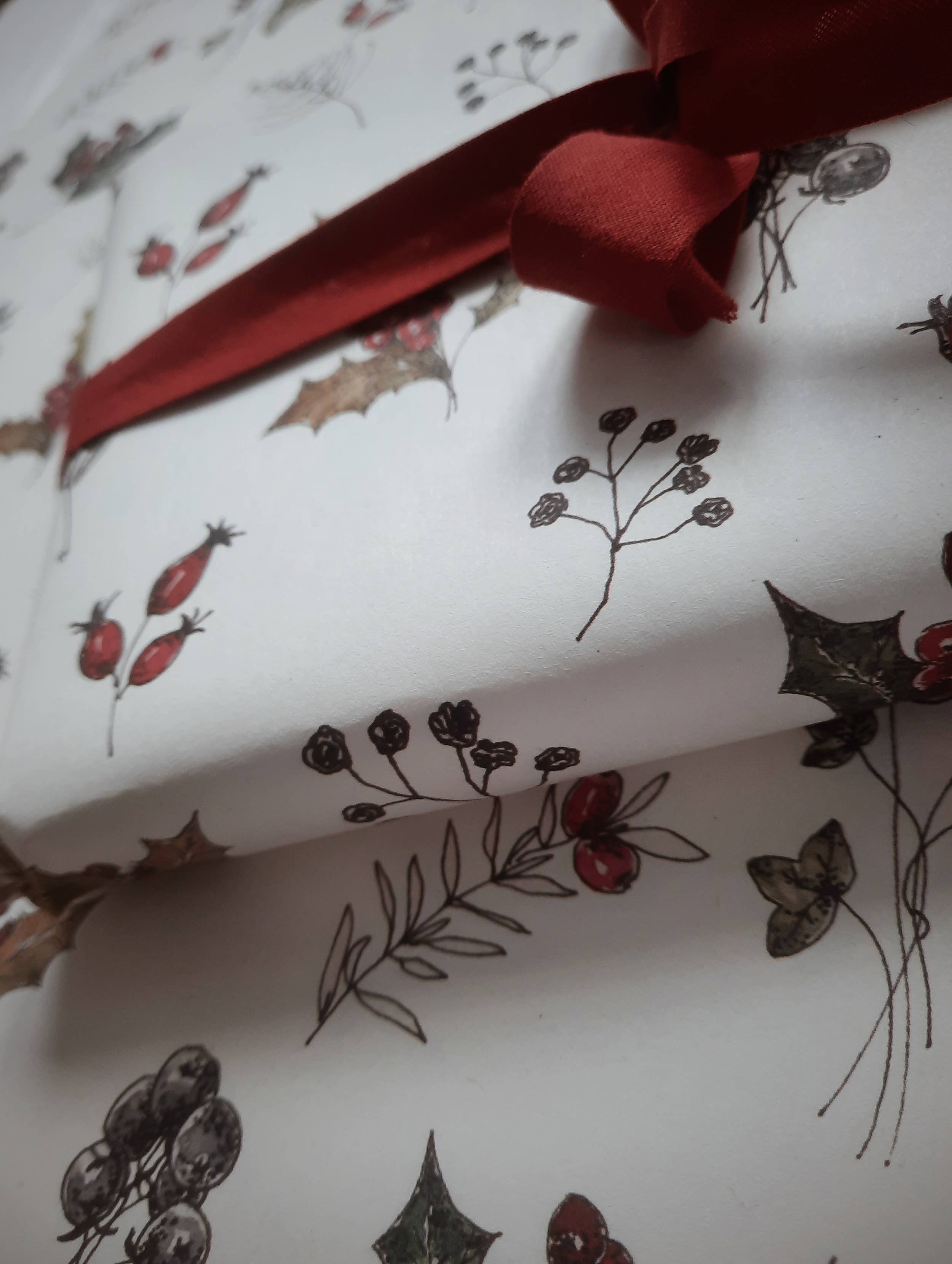 MyDesignPictures - Wholesale Flat Wrap - Winter florals Pure White Gift Paper2