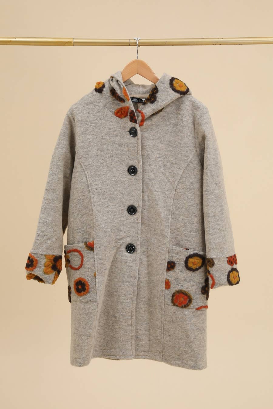 la maison des fibres naturelles – wholesale Rock - Dam – Broderad kappa 99025 80% ull 20% polyester3