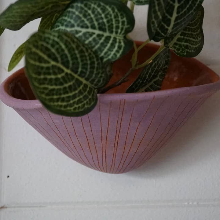 Half Light Honey ā wholesale Wall planter ā Vertical Line Wall Pocket in Purple & Terracotta3