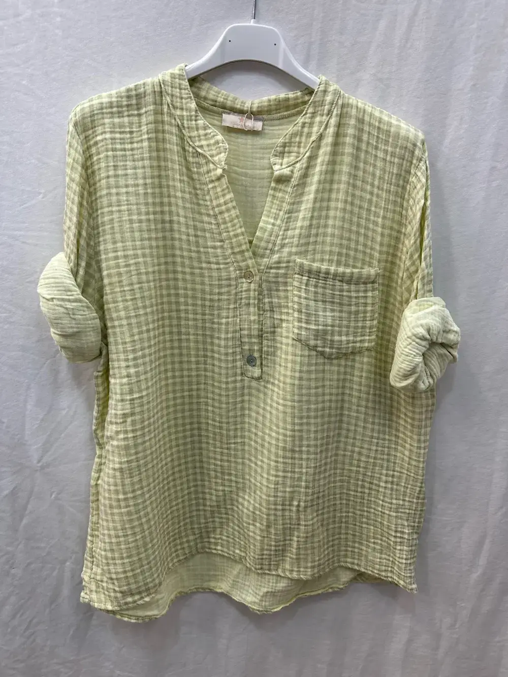 Mimi & Gogo – Großhandel Bluse – Damen – Vichy-Baumwoll-Gauze-Bluse mit tunesischem Kragen von Mimi & Gogo3