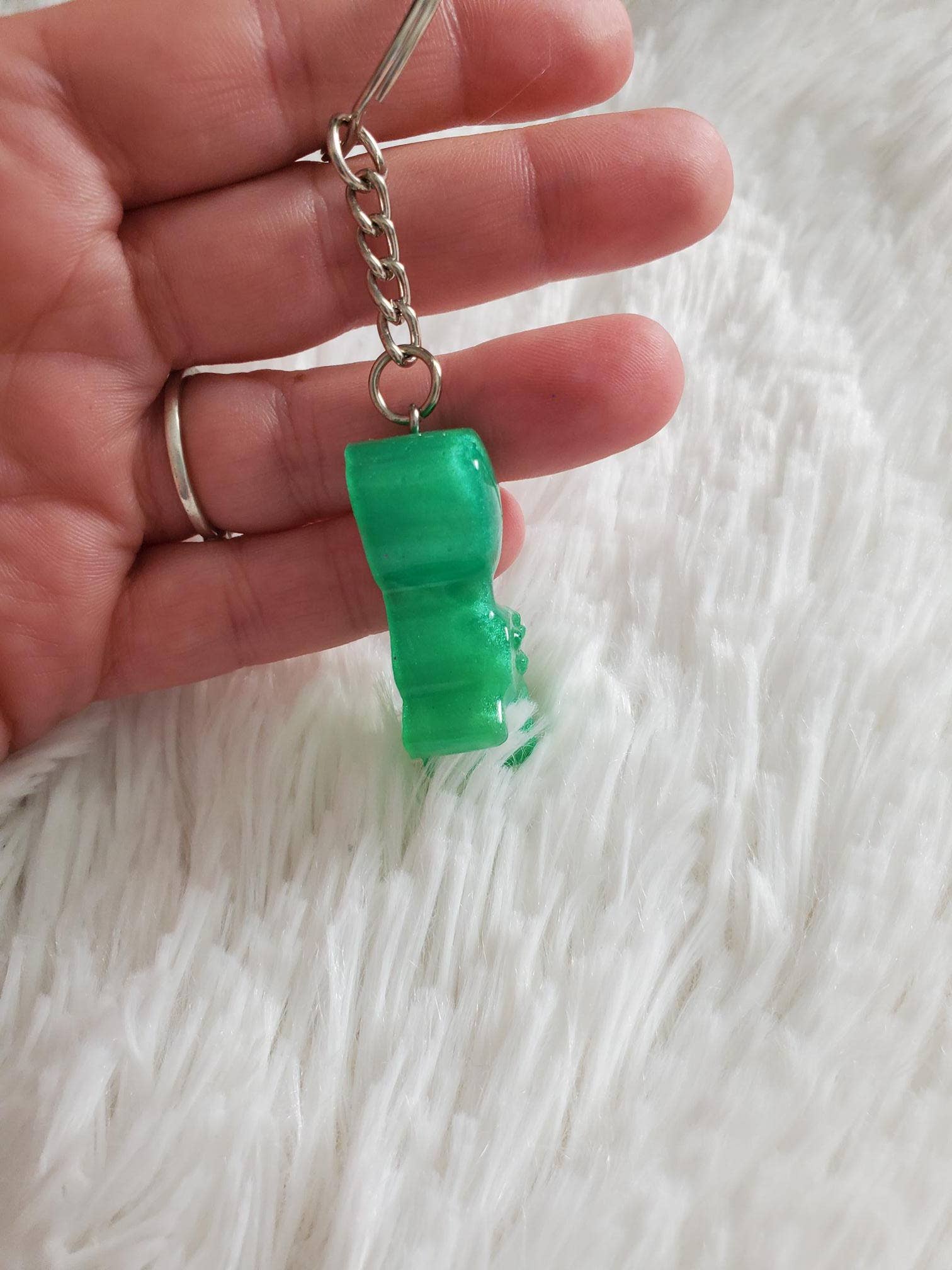 Tots And Tumblers Art - Venta al por mayor Llavero - Niños - Llavero de resina de dinosaurio, llavero tipo mochila4