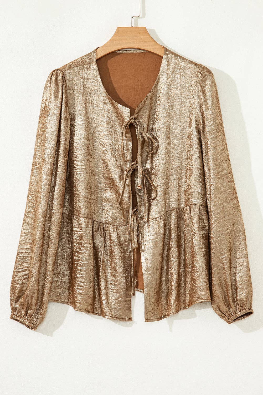 Goud Metallic Babydoll Blouse met Striksluiting aan de Voorzijde voor groothandel op Faire1