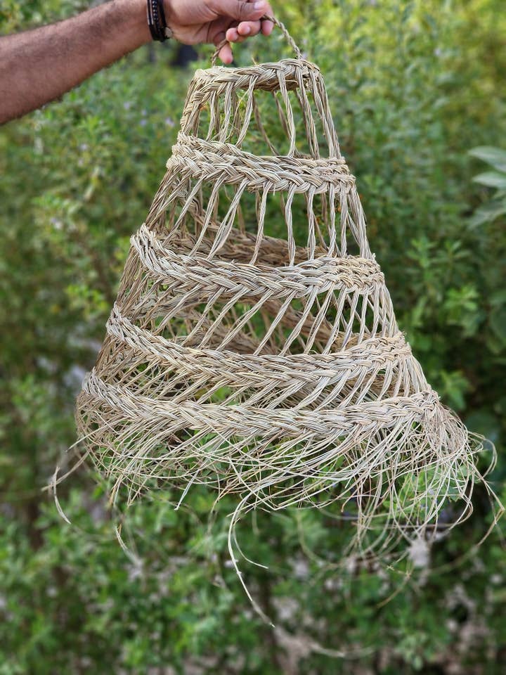 Suspension made of straw doum, braided natural fibers for wholesale by martitec