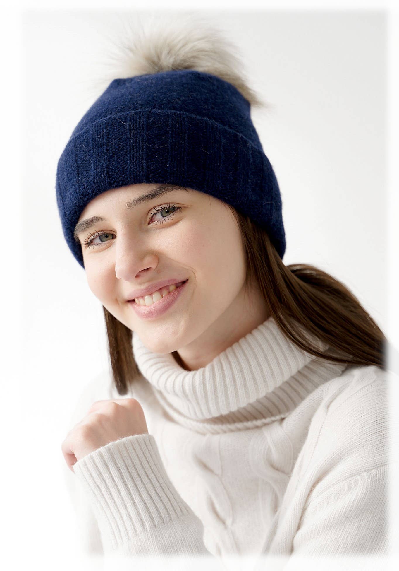 Frost Hats – wholesale Mössa - Dam – 50% kashmir 50% merinoullmössa med avtagbar pälsboll1