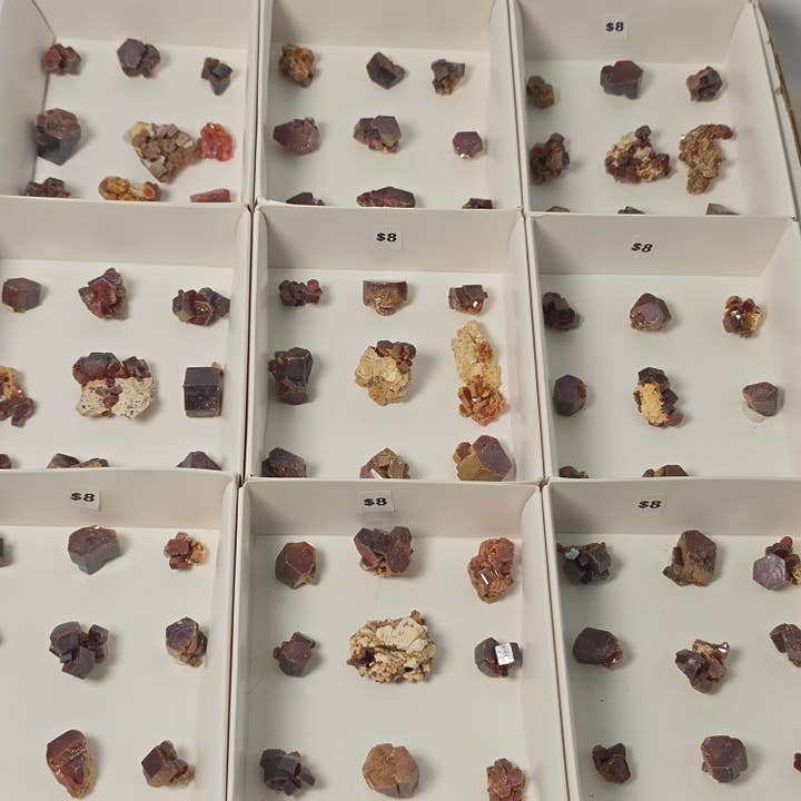 Vanadinit 9 st partier ~ Råa mineralspecimen ~ Kristaller för wholesale av Aquamarine Daydream Wholesale