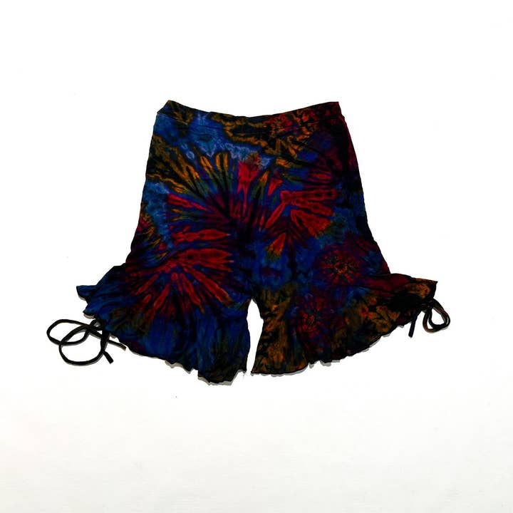 Short en spandex tie-dye avec bordure à volants pour la vente par Shop Therapy