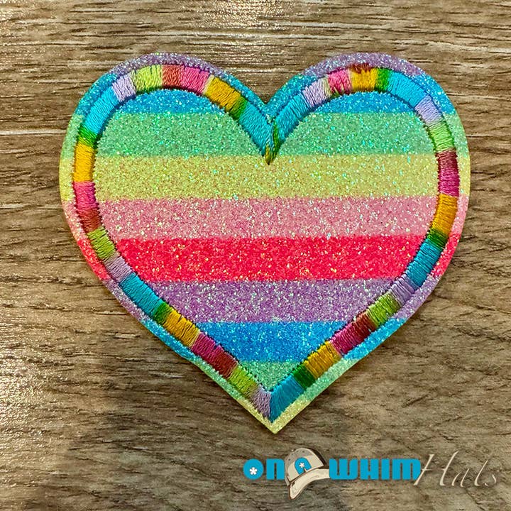 Patch thermocollant Cœur Arc-en-ciel pour la vente par On a Whim Hats