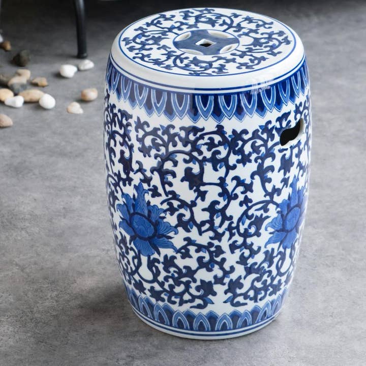 Tabouret pour la vente par A&B Home Group Inc.