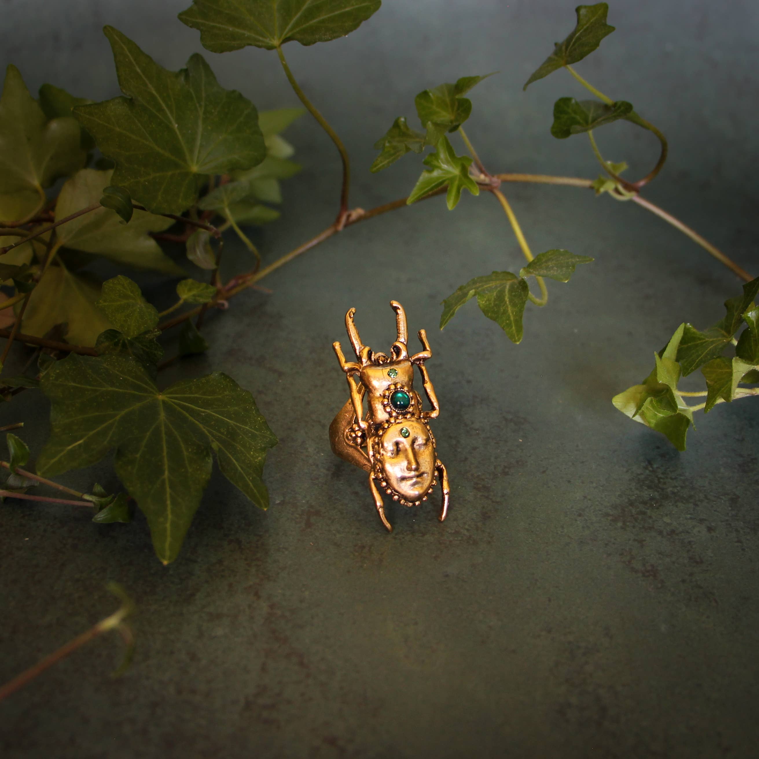 Trollbinde – wholesale Cocktail/statement ring – Hidden Magic Stag Beetle Ring3