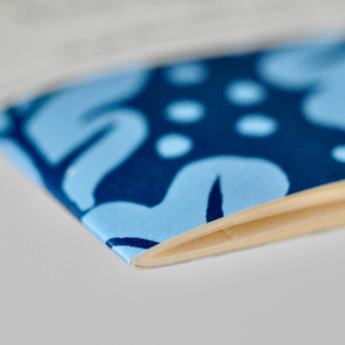 Cambridge Imprint - Wholesale Notepad - Very Slim List Book Quercus Midnight2