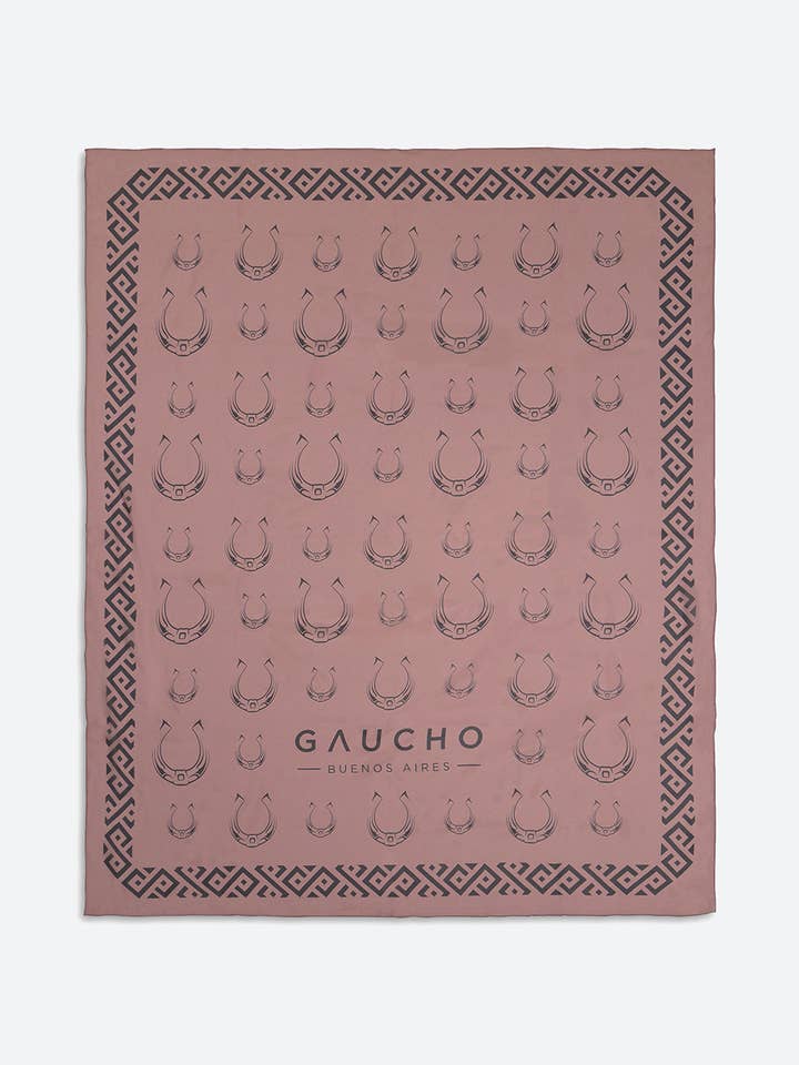 Pañuelo de seda con iconos acabado a mano en rosa para venta al por mayor de Gaucho Buenos Aires