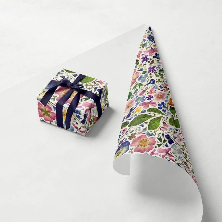 Lucy Miller – wholesale Flat wrap – Pressed Flower Wrapping Paper Sheets, Recycled, in Natural